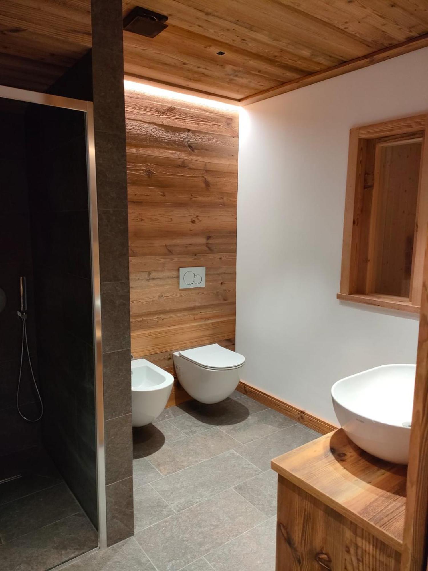 Fior Di Roccia Apartments- In Centro Cervinia, Sauna Privata, Matterhorn Dream بيريوِل تْشيرفينيا المظهر الخارجي الصورة