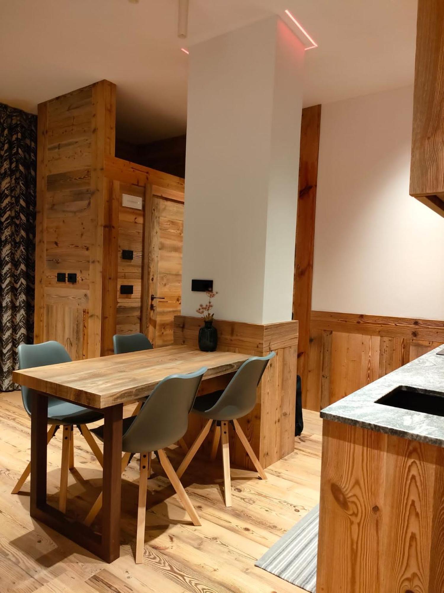 Fior Di Roccia Apartments- In Centro Cervinia, Sauna Privata, Matterhorn Dream بيريوِل تْشيرفينيا المظهر الخارجي الصورة