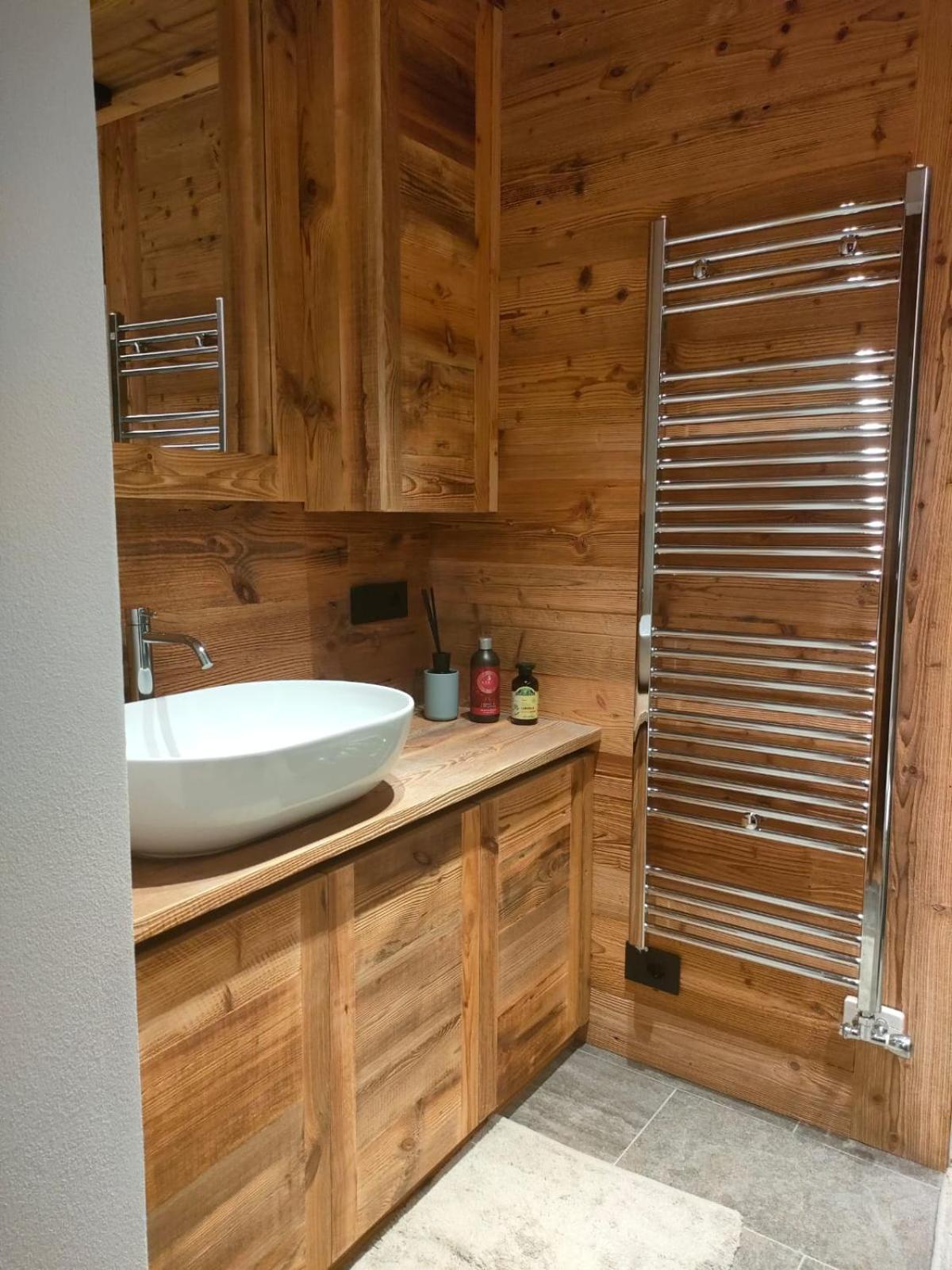 Fior Di Roccia Apartments- In Centro Cervinia, Sauna Privata, Matterhorn Dream بيريوِل تْشيرفينيا المظهر الخارجي الصورة