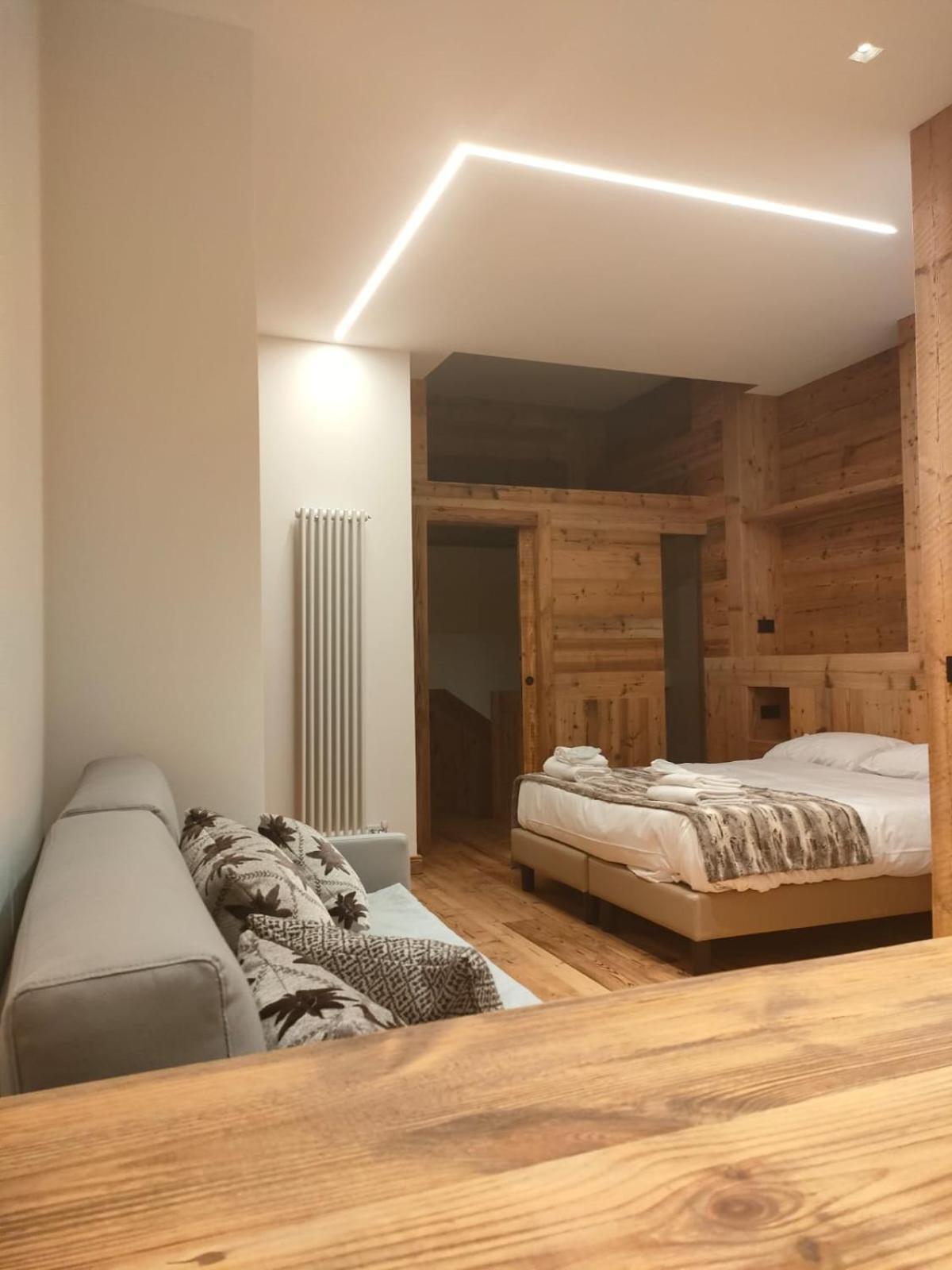 Fior Di Roccia Apartments- In Centro Cervinia, Sauna Privata, Matterhorn Dream بيريوِل تْشيرفينيا المظهر الخارجي الصورة
